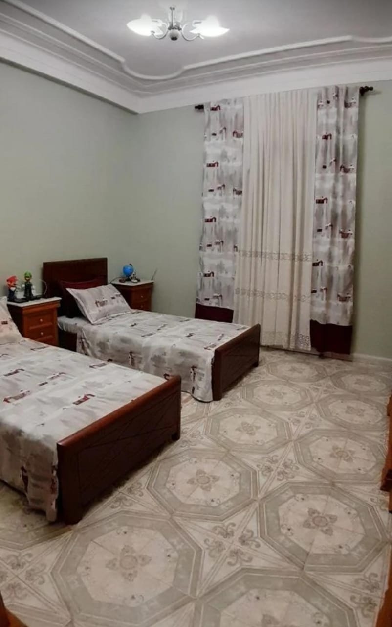 Three-Person Cubicle Room